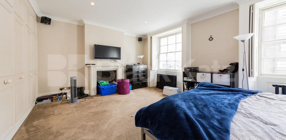 			2 Bedroom, 1 bath, 1 reception Flat			 Kendal Street, Hyde Park